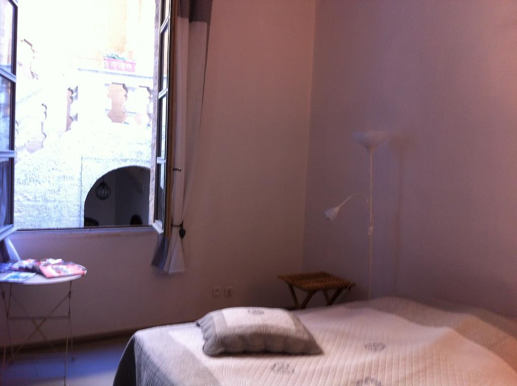 Le Richelieu Bed & Breakfast Uzès Oda fotoğraf